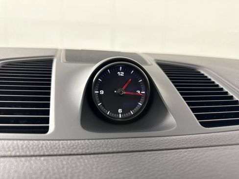 Certified 2023 Porsche Cayenne Platinum Edition AWD/4WD image 28