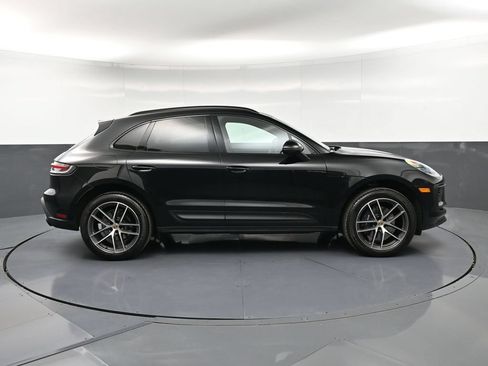 Certified 2026 Porsche Macan AWD/4WD image 9