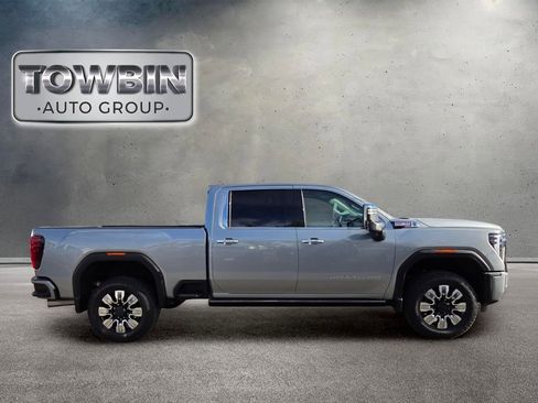 Used 2025 GMC Sierra 2500 Denali w/ Denali Reserve Package AWD/4WD image 3