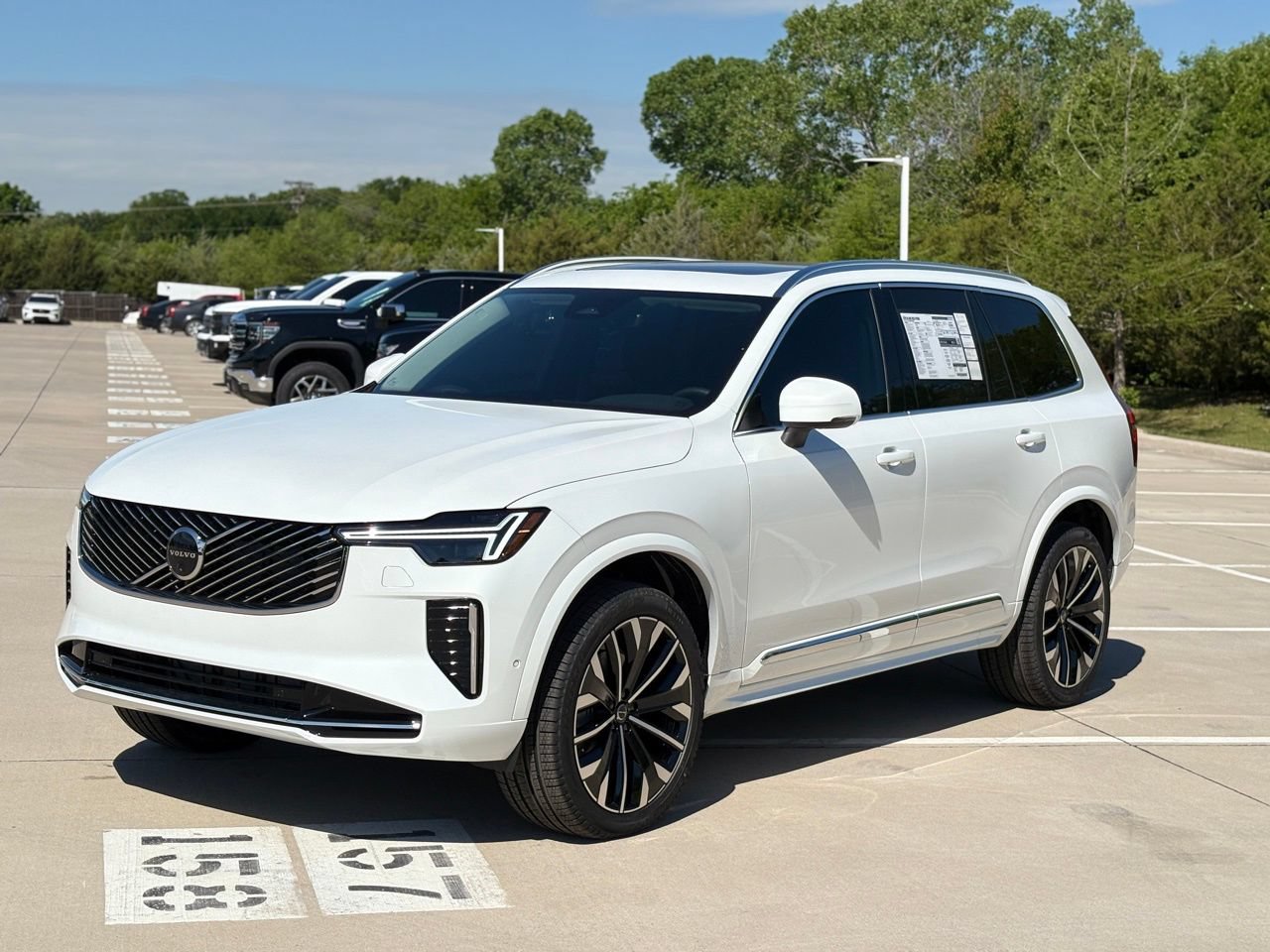New 2026 Volvo XC90 B6 Plus w/ Protection Package Premier AWD/4WD image 3
