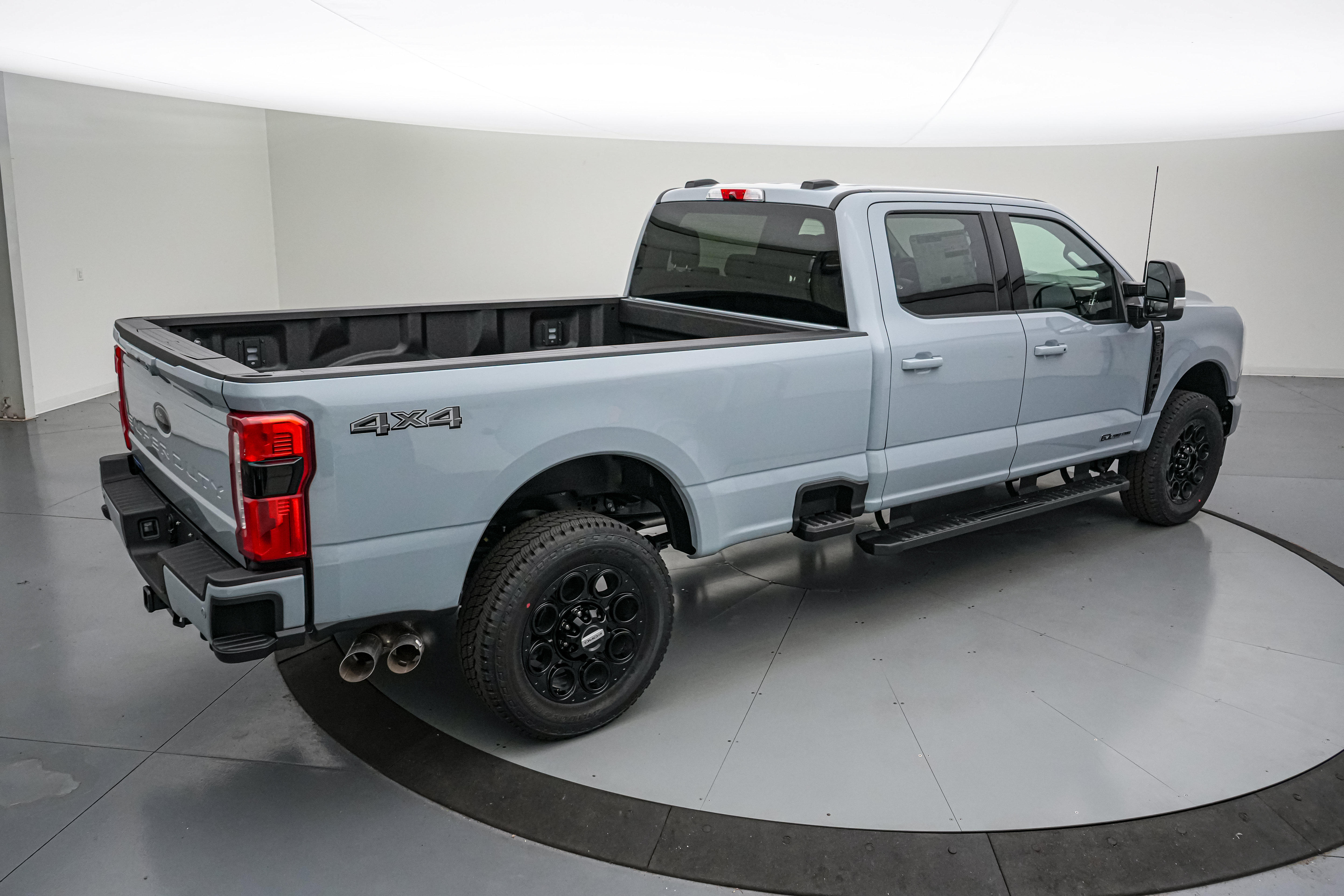 New 2026 Ford F350 Lariat w/ Black Appearance Package AWD/4WD image 4