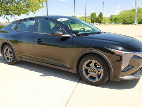Used 2025 Kia K4 FWD image 3