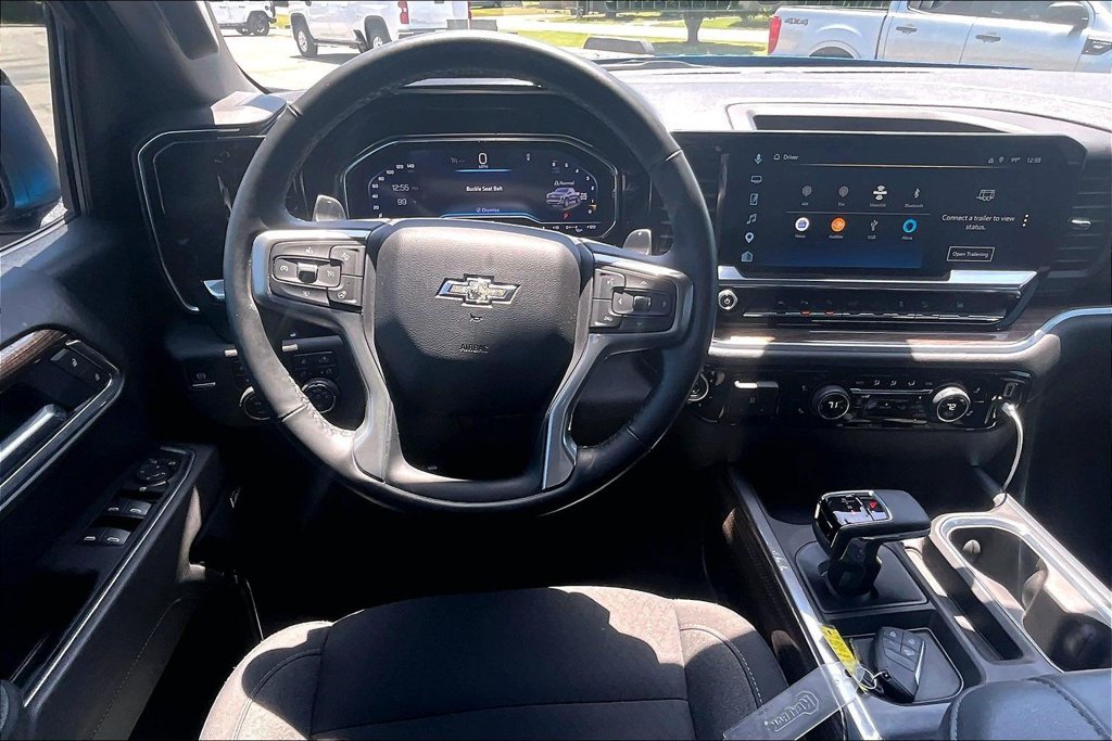 Used 2025 Chevrolet Silverado 1500 RST AWD/4WD image 5