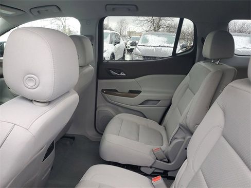 Certified 2023 GMC Acadia SLE w/ Driver Convenience Package image 10