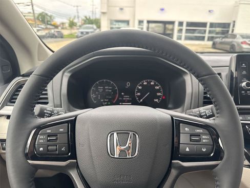 Used 2026 Honda Odyssey Touring image 19