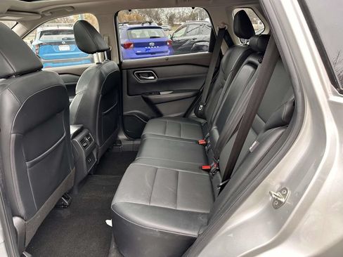 Used 2021 Nissan Rogue SV w/ Premium Package AWD/4WD image 13