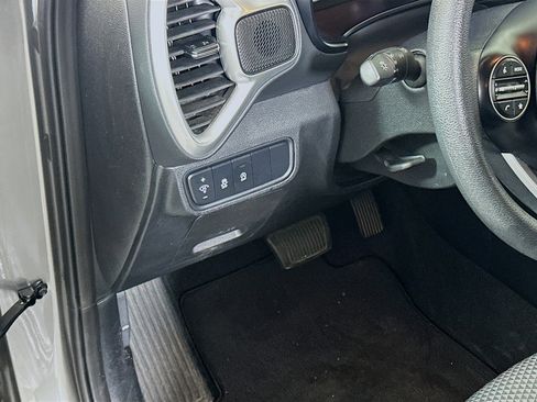 Used 2025 Kia Soul LX w/ LX Technology Package image 17