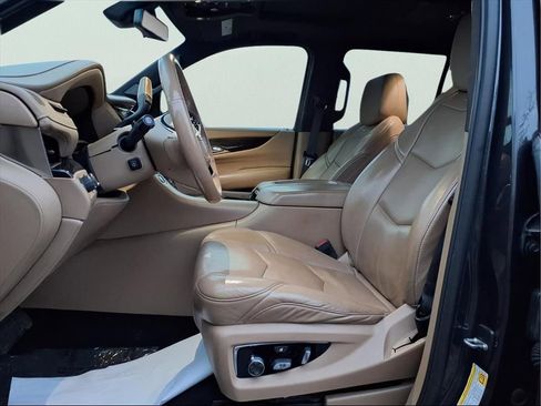 Used 2018 Cadillac Escalade Platinum image 10