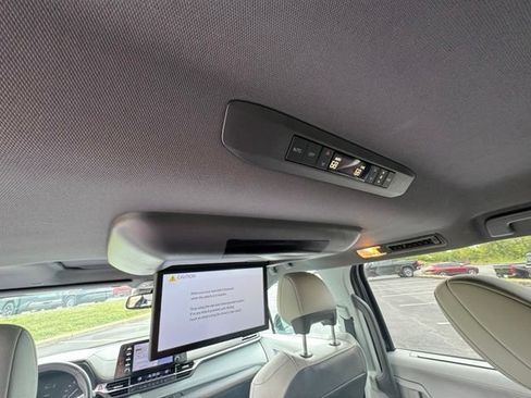 Used 2023 Toyota Sienna XSE w/ XSE Plus Package FWD image 20