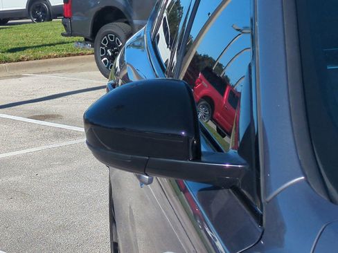 Used 2024 Jaguar F-PACE R-Dynamic S image 12