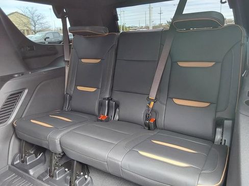 Used 2024 GMC Yukon AT4 w/ Technology Package AWD/4WD image 19