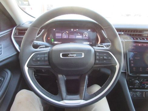 Used 2023 Jeep Grand Cherokee L Limited w/ Trailer Tow Group (B) image 14