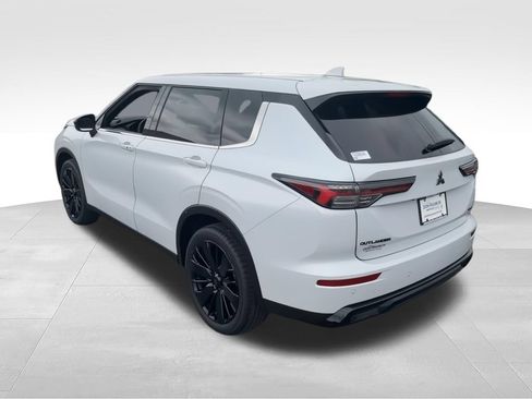 New 2026 Mitsubishi Outlander LE FWD image 6