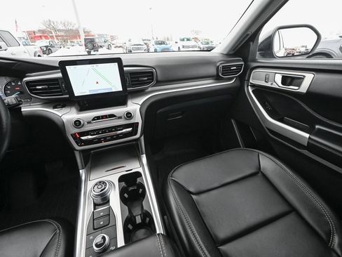 Certified 2023 Ford Explorer XLT w/ Equipment Group 202A image 34