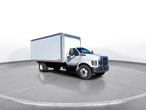 Used 2019 Ford F650 2WD Regular Cab Super Duty image 2