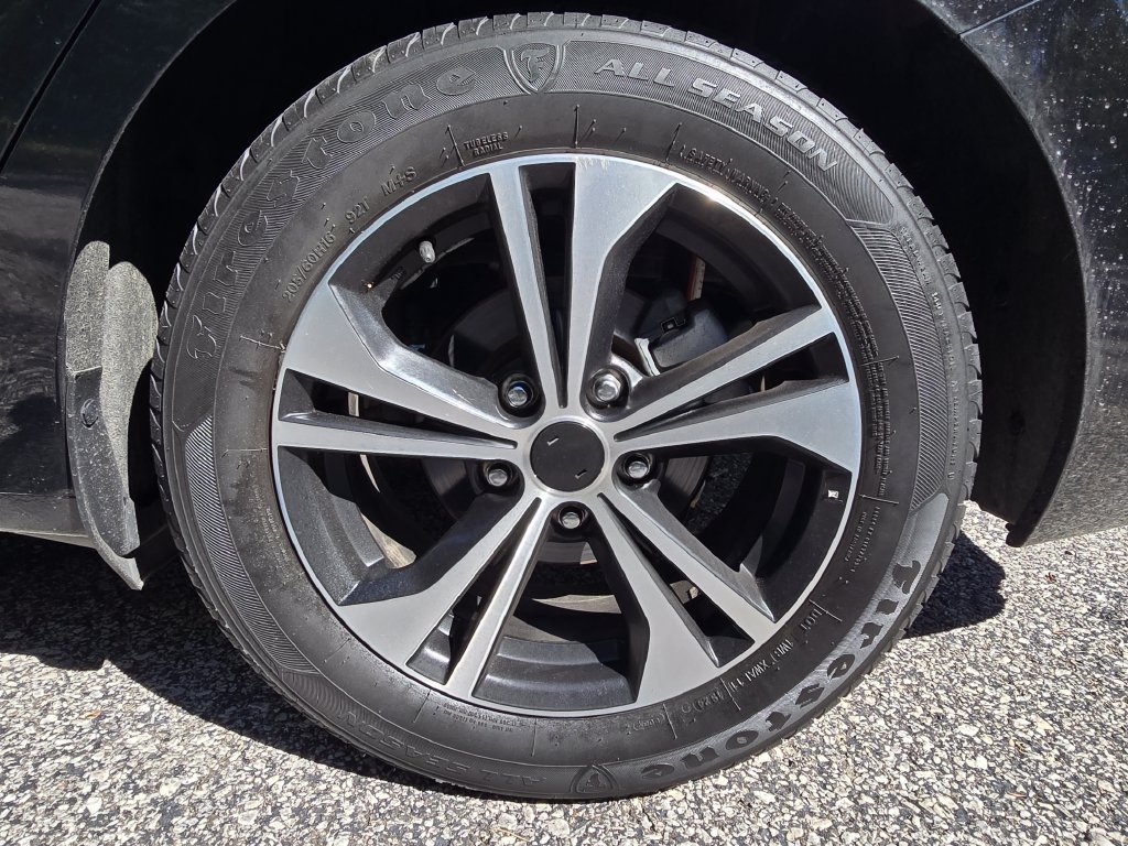 Used 2023 Nissan Sentra SV FWD image 17