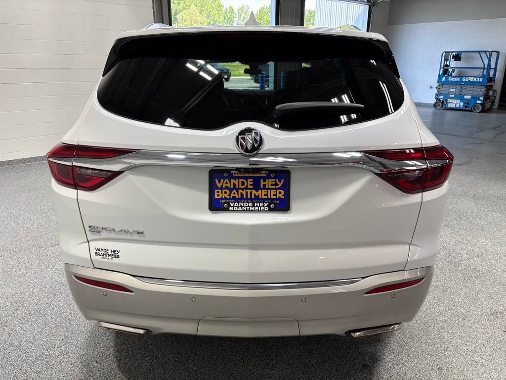 Used 2021 Buick Enclave Premium w/ Surround and Sites Package AWD/4WD image 6