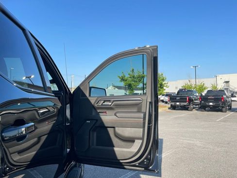 Used 2023 GMC Sierra 1500 AT4 w/ AT4 Premium Package AWD/4WD image 46