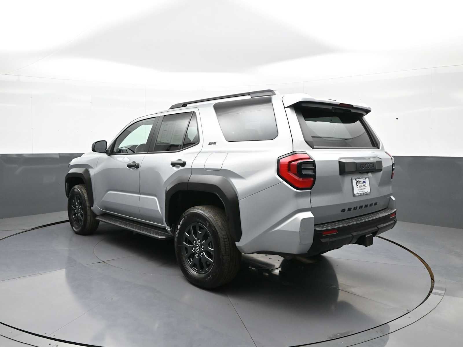 Used 2025 Toyota 4Runner SR5 AWD/4WD image 8