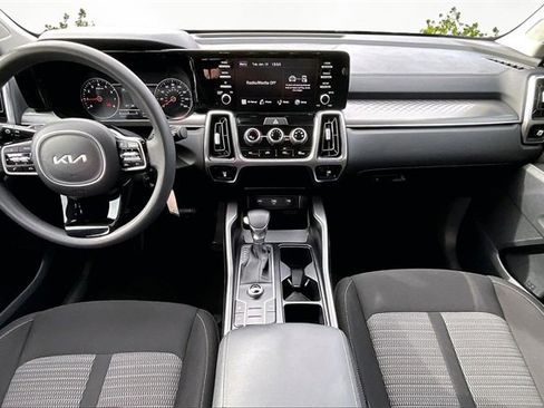 Used 2023 Kia Sorento LX image 14