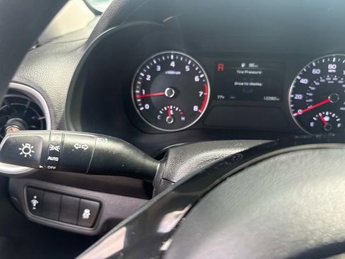 Used 2023 Kia Forte LXS image 31