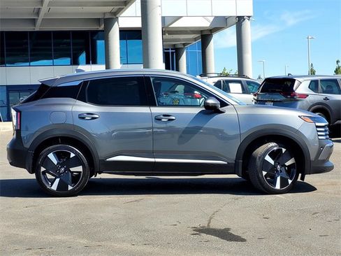 New 2025 Nissan Kicks SR w/ SR Premium Package image 3