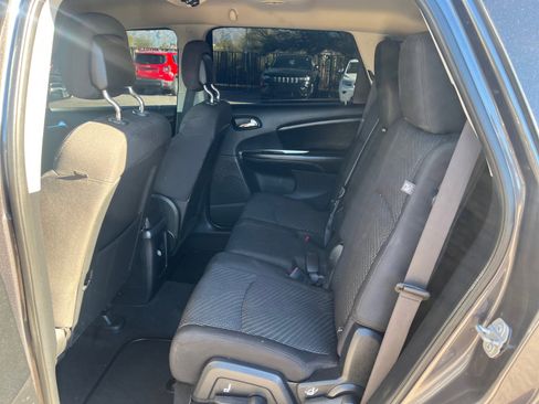 Used 2015 Dodge Journey SXT w/ Flexible Seating Group image 16