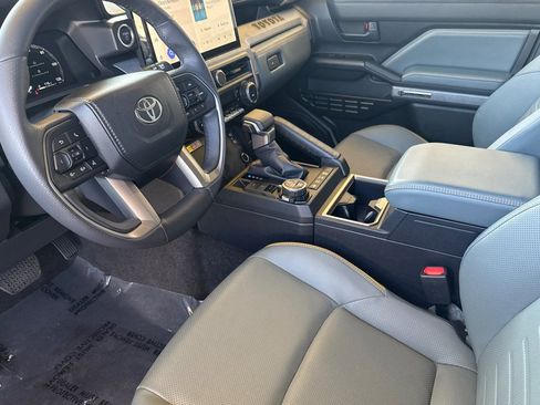 Certified 2025 Toyota 4Runner Trailhunter image 12