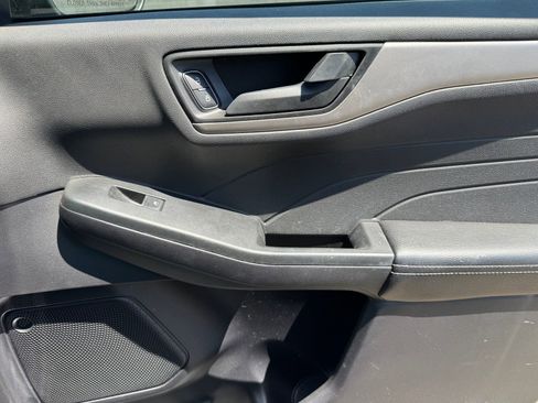 Used 2022 Ford Escape SE FWD image 19