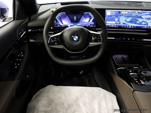 New 2026 BMW 530i xDrive w/ Premium Package image 15