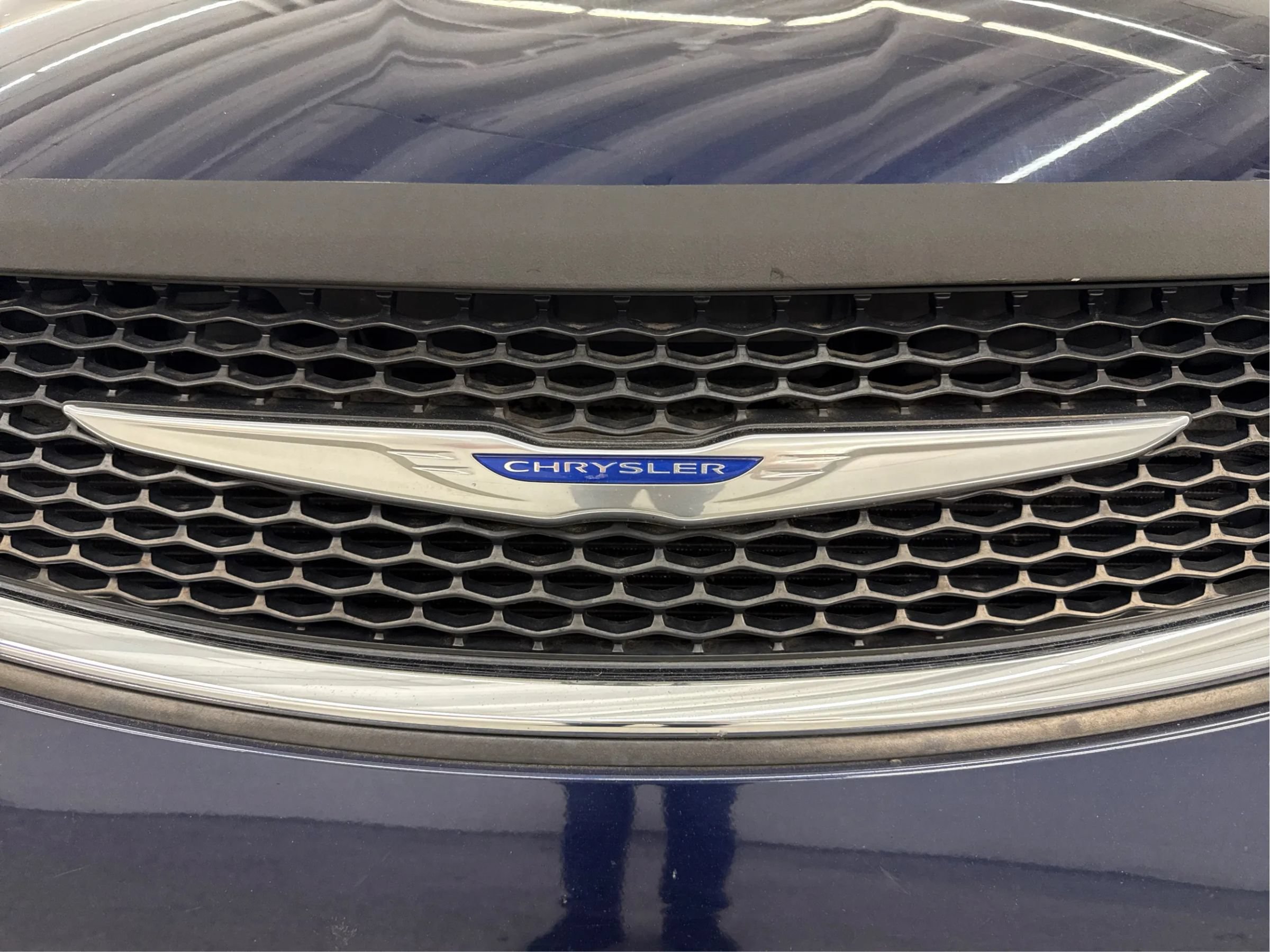 Used 2019 Chrysler Pacifica Touring-L FWD image 33