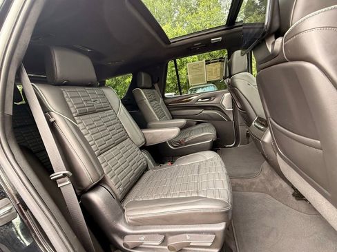Used 2023 Cadillac Escalade Premium Luxury Platinum w/ LPO, Floor Liner Package AWD/4WD image 29