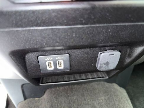 Used 2020 Ford F150 Lariat w/ Equipment Group 501A Mid image 26