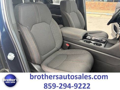 Used 2025 Honda Pilot Sport image 43