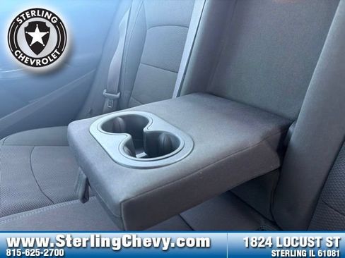 Used 2016 Chevrolet Cruze LT w/ Sun And Sound Package FWD image 17