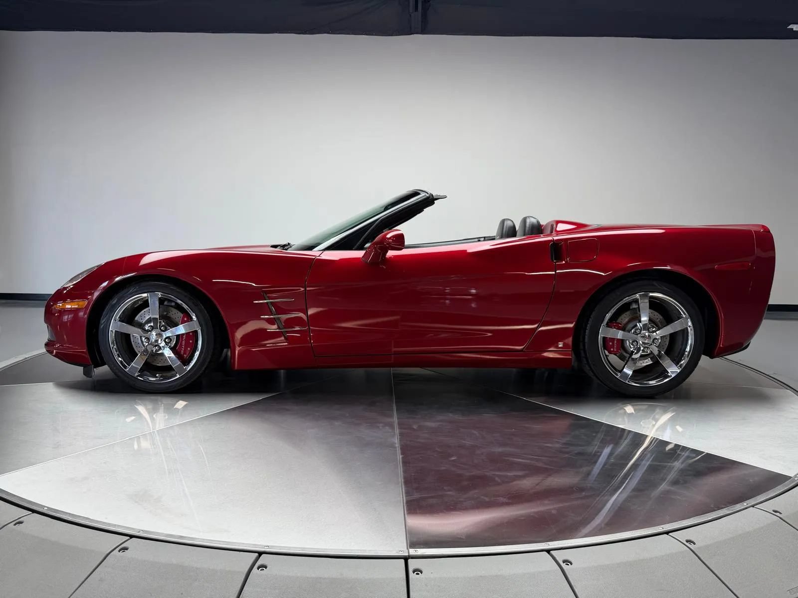 Used 2009 Chevrolet Corvette Convertible w/ Preferred Equipment Group RWD image 4