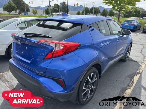 Used 2022 Toyota C-HR XLE FWD image 2