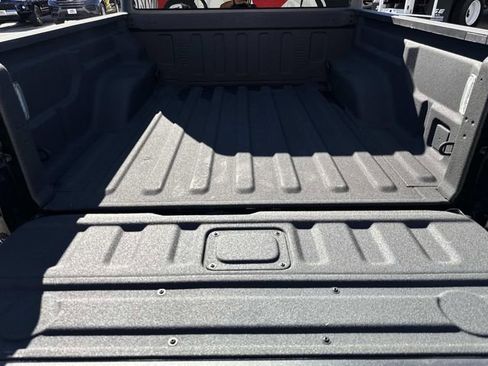 Used 2024 Jeep Gladiator Rubicon w/ Convenience Group image 9