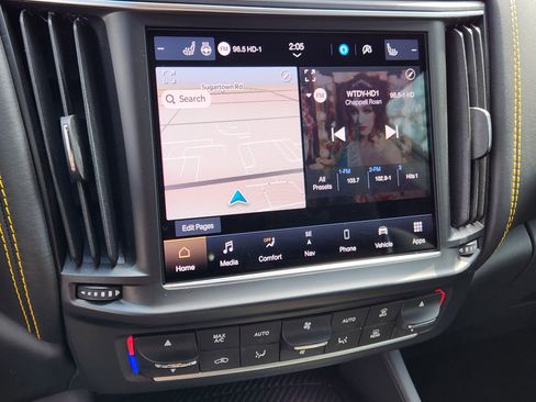 Used 2022 Maserati Levante F Tributo image 26