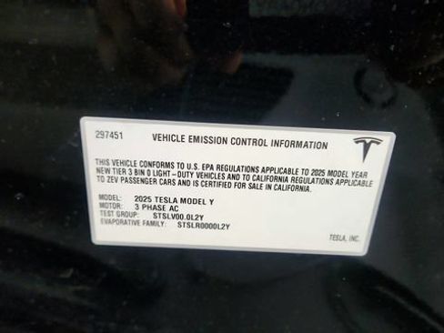 Used 2025 Tesla Model Y Long Range AWD/4WD image 77
