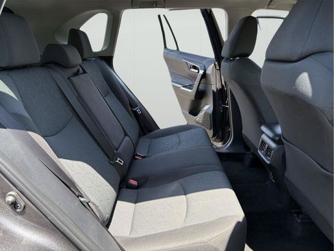 Used 2025 Toyota RAV4 XLE AWD/4WD image 12