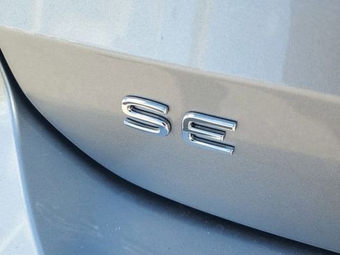 New 2026 Volkswagen Taos SE FWD image 6