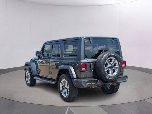 Used 2020 Jeep Wrangler Unlimited Sahara AWD/4WD image 3