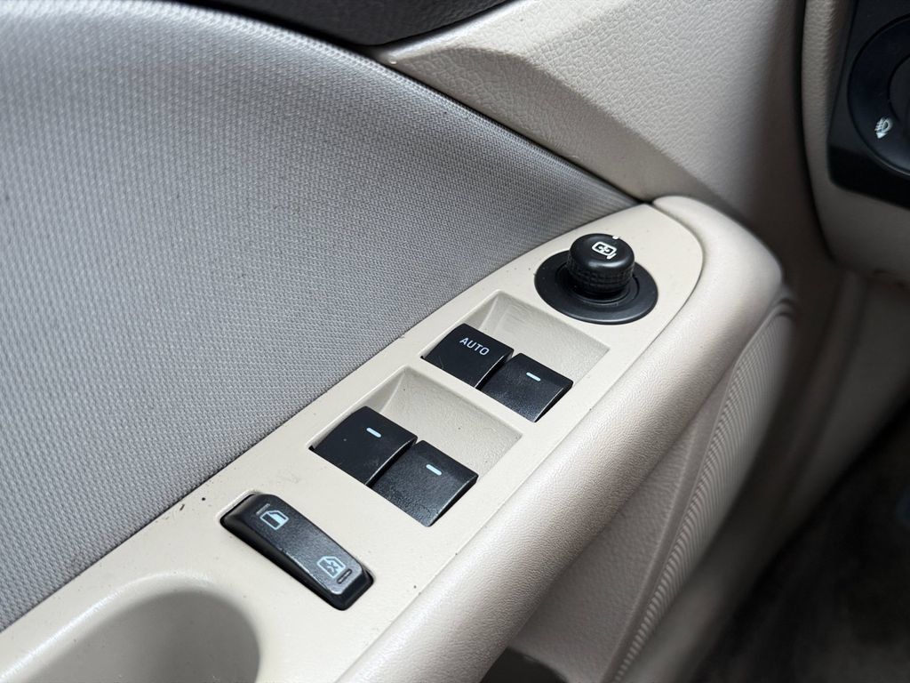 Used 2012 Ford Fusion SE FWD image 17