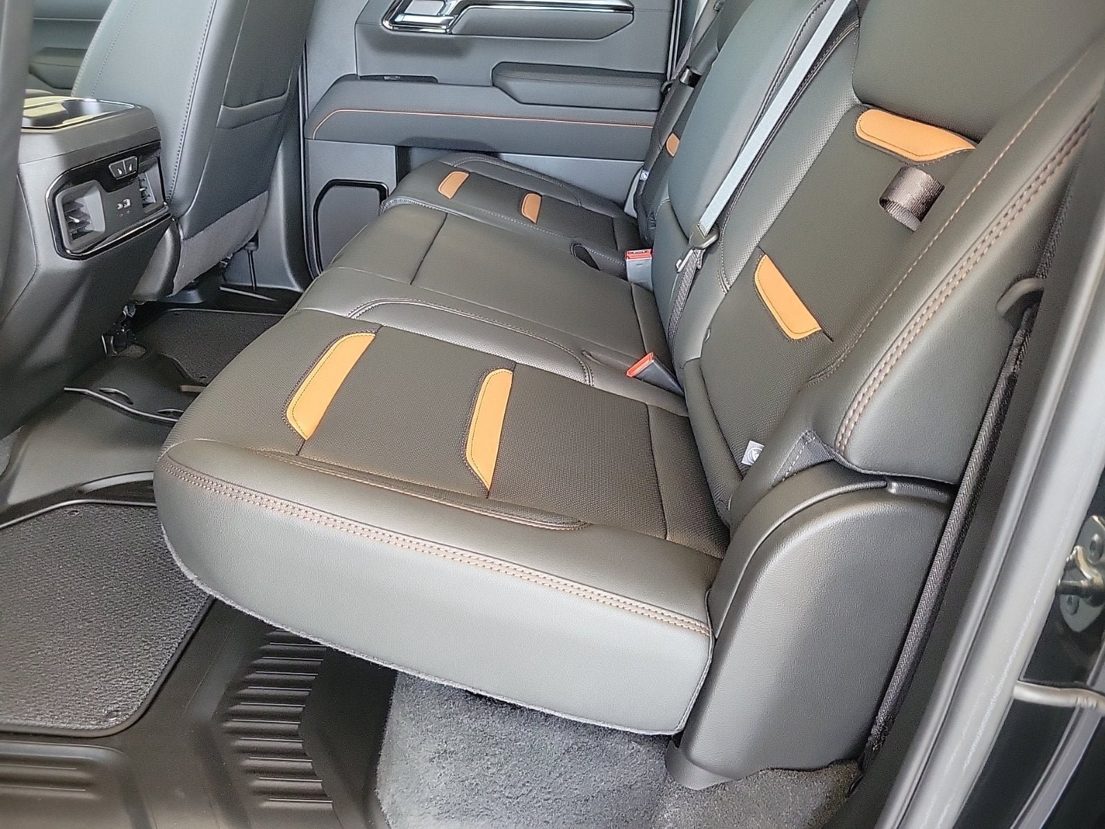 New 2026 GMC Sierra 1500 AT4 w/ Technology Package AWD/4WD image 12