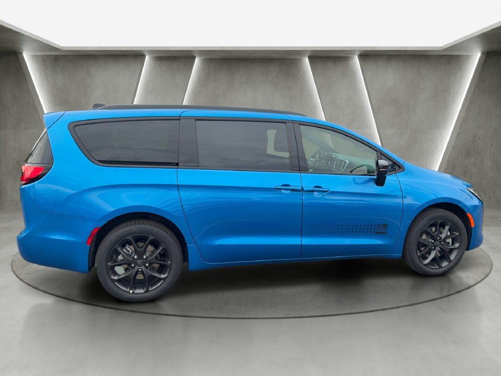 New 2027 Chrysler Pacifica Select AWD/4WD image 8