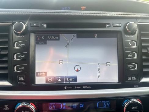 Used 2017 Toyota Highlander Limited image 19