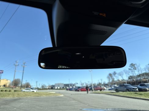 Used 2025 Honda HR-V Sport image 27