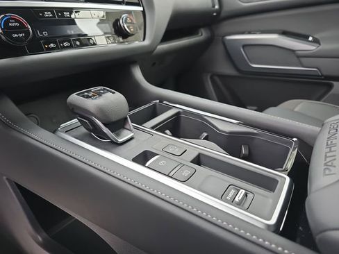 New 2025 Nissan Pathfinder SL w/ Cargo Package image 28