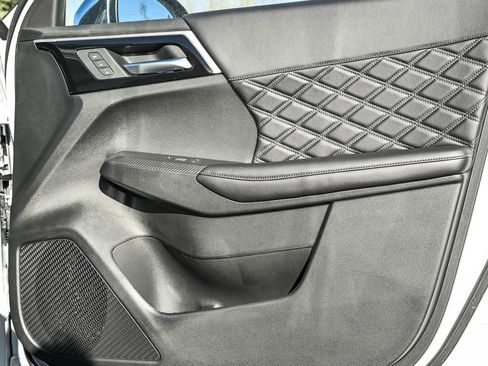 New 2025 Mitsubishi Outlander SEL image 10